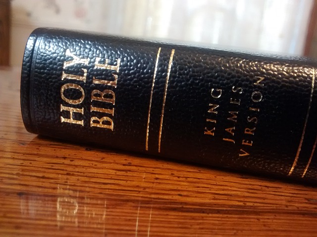 bible-998150_640